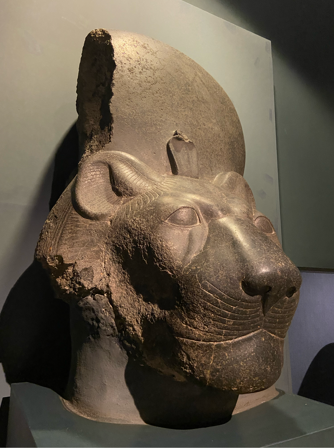 Tête de Sésostris III en granite rouge